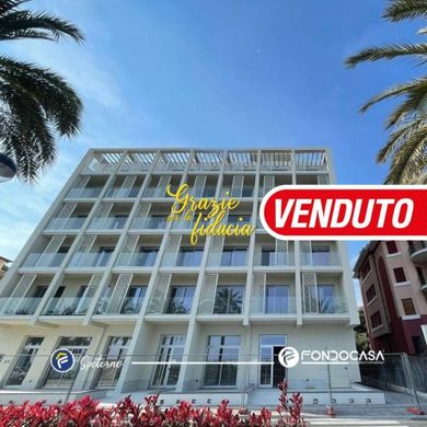 Piso / Apartamento en Spotorno, Provincia di Savona