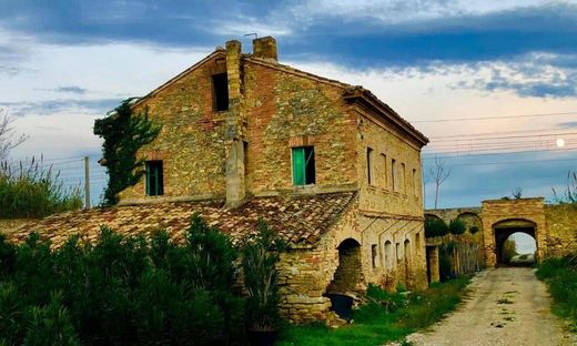 Villa in Cupra Marittima, Ascoli Piceno