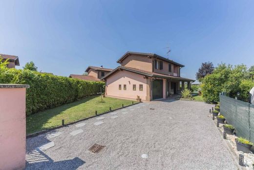 Villa in San Giorgio di Piano, Bologna