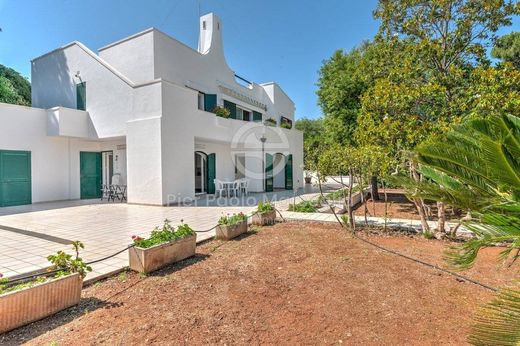 Villa Ostuni, Brindisi ilçesinde