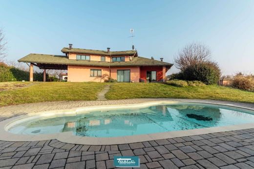 Villa a Gattico, Novara
