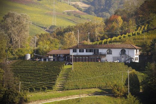 Casa de campo en Bricco di Neive, Provincia di Cuneo