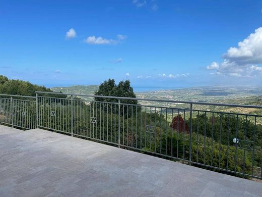 Villa a Ogliastro Cilento, Salerno