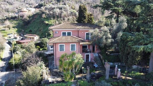 Villa en Massa, Provincia di Massa-Carrara