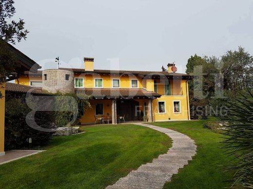 Villa Bressanvido, Vicenza ilçesinde