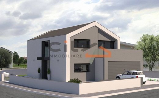 Luxe woning in Pove del Grappa, Provincia di Vicenza