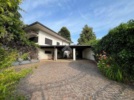 Villa en Camparada, Provincia di Monza e della Brianza