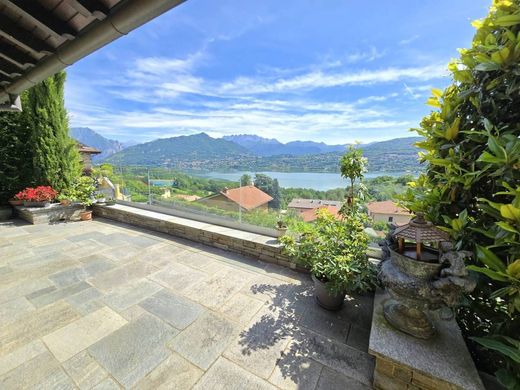 Villa in Annone di Brianza, Provincia di Lecco