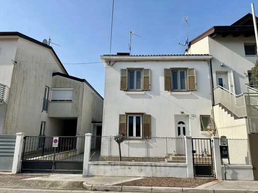 Элитный дом, Grado, Gorizia