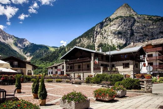 Villa in Courmayeur, Valle d'Aosta