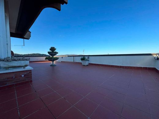 Penthouse Poggibonsi, Siena ilçesinde