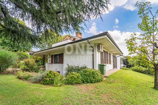Villa in Triuggio, Provincia di Monza e della Brianza