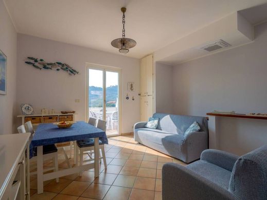Apartament w Noli, Provincia di Savona