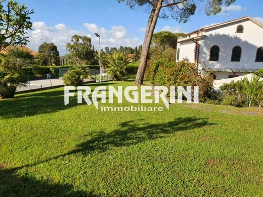 Collesalvetti, Provincia di Livornoのヴィラ