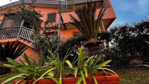 Villa in Pomezia, Rome
