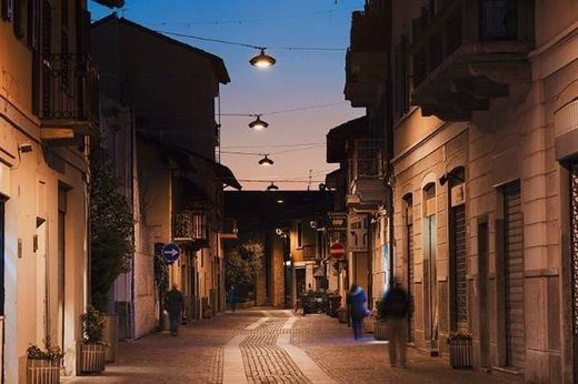 Villa in Cesano Boscone, Milan