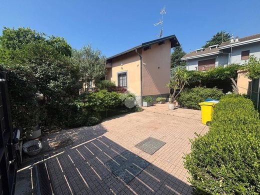 Villa in Rho, Milan