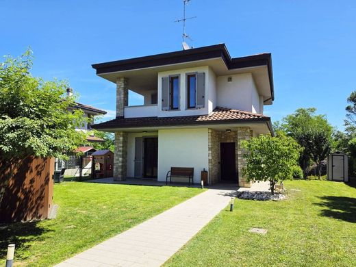 Villa à Cadorago-Caslino al Piano, Côme