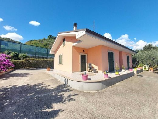 Villa in Fermo, Province of Fermo