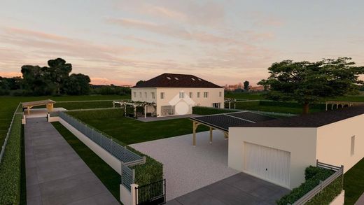 Villa in Castenaso, Bologna