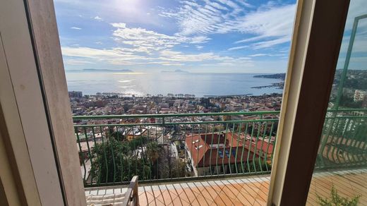 아파트 / 나폴리, Napoli