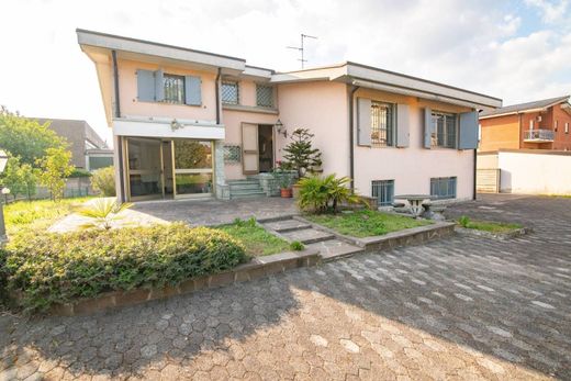Villa in Cassano d'Adda, Milan