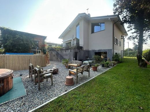 ﻓﻴﻼ ﻓﻲ Monvalle, Provincia di Varese