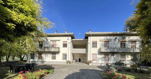 Villa Torrile, Parma ilçesinde