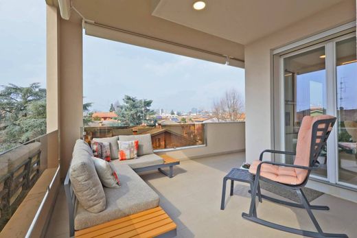 Penthouse Modena, Modena ilçesinde