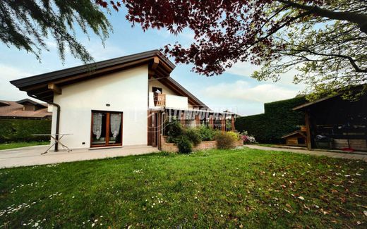 Villa - Belluno, Provincia di Belluno
