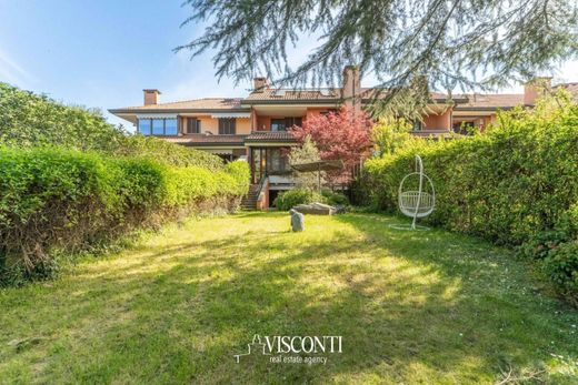 Terraced house in Cusago, Milan