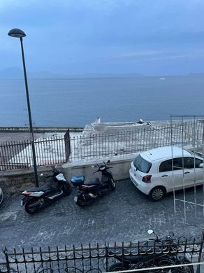 Appartamento a Napoli, Campania