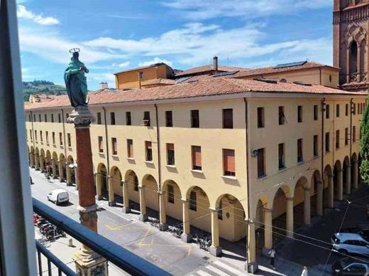 Piso / Apartamento en Bolonia, Emilia-Romaña