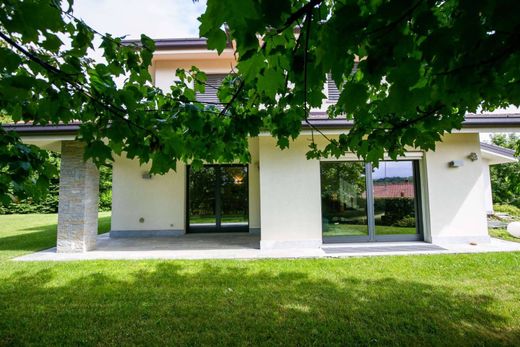 Villa in Montorfano, Provincia di Como