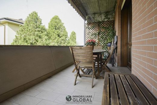 아파트 / Modena, Provincia di Modena