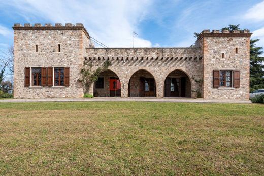Villa a Volta Mantovana, Mantova