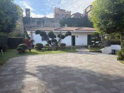 Villa Terracina, Latina ilçesinde