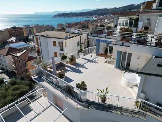 Attico a Varazze, Savona