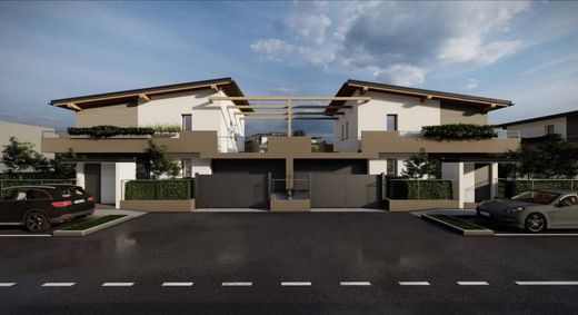 Villa a Carate Brianza, Monza e Brianza