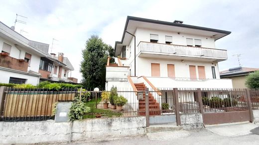 Apartment in Lendinara, Provincia di Rovigo