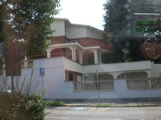 Villa a Maranello, Modena