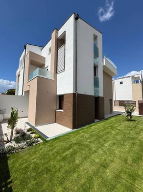 Villa in Selargius, Provincia di Cagliari