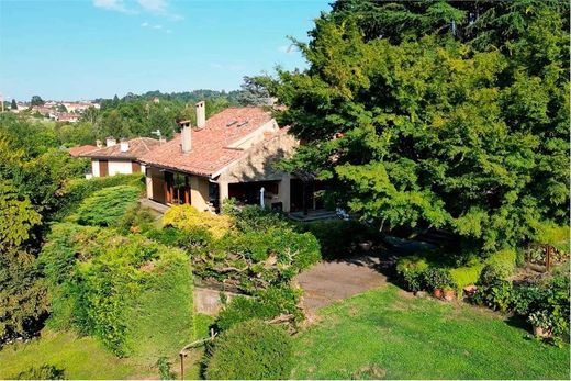 ﻓﻴﻼ ﻓﻲ Azzate, Provincia di Varese