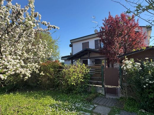 Villa in Valsamoggia, Bologna