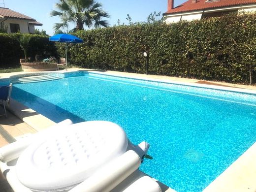 Villa in Guidonia Montecelio, Rome