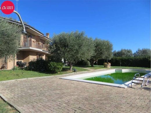 Villa in Civitanova Marche, Provincia di Macerata