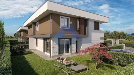 Villa in Correzzana, Province of Monza and Brianza