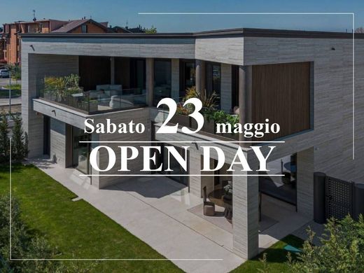 Villa in Burago di Molgora, Province of Monza and Brianza