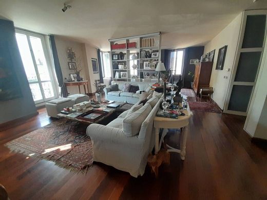 Appartamento a Varese, Lombardia