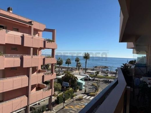 Appartamento a Loano, Savona